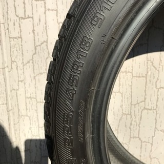 美品 スタッドレスタイヤ 225 45 18
