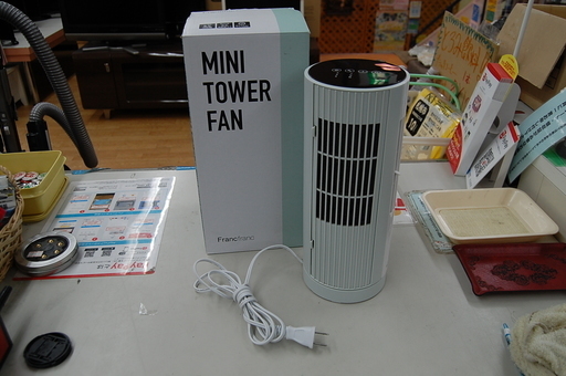Francfranc フランフラン ミニタワーファン Ftq 301 ホワイト系 株式会社バルス ホワイト系 元箱付 Paypay ペ モノハウス平岡店 大谷地の季節 空調家電 扇風機 の中古あげます 譲ります ジモティーで不用品の処分