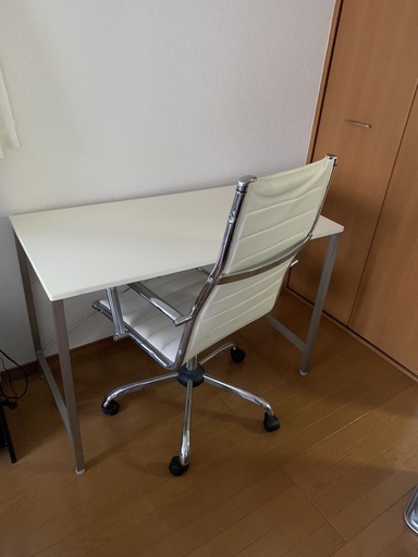 【引き取り限定】デスクと椅子のセット【白地】