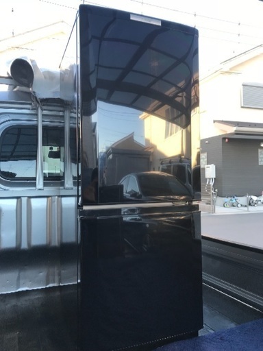 取引中2015年製三菱冷凍冷蔵庫黒146L。千葉県内配送無料。設置無料。