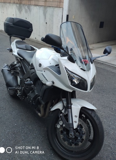 ヤマハ　FZ-1 FAZER 2010年モデル　カスタム多数　ホワイト