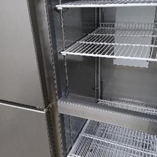 業務用冷凍冷蔵庫(六枚扉)お売りします。