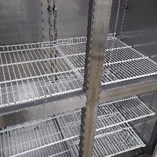業務用冷凍冷蔵庫(六枚扉)お売りします。
