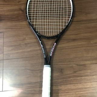 プリンス O3 XF ホワイト ライト テニスラケット グリップ1