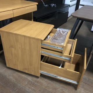 新品未使用　学習机　19800円で販売します！佐賀県諸冨町渡し価格です。