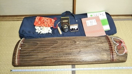 お琴セット（13弦、2分の１サイズ、教本入り）