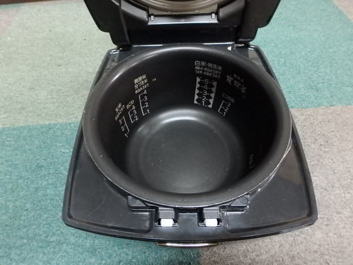 ☆2014年製☆三菱 IH ジャー炊飯器 5.5合 1.0L 炭炊釜 家庭用　NJ-V10J2-K