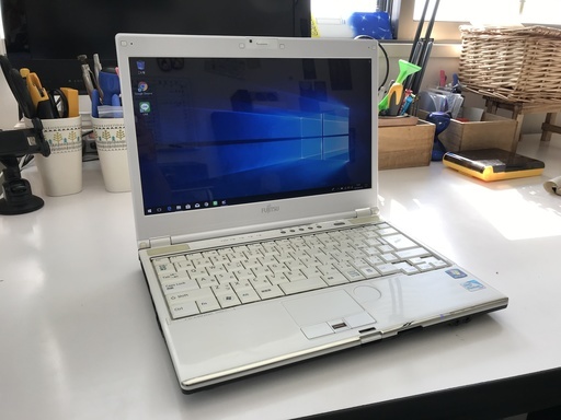 富士通：LIFE BOOK SH52/C : 4GB : HDD 640GB