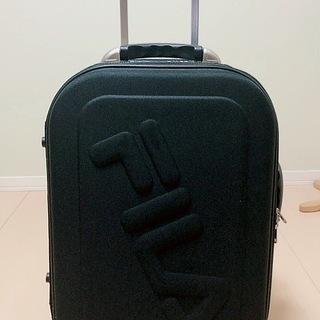 使用回数少　FILS黒スーツケースお譲りします。