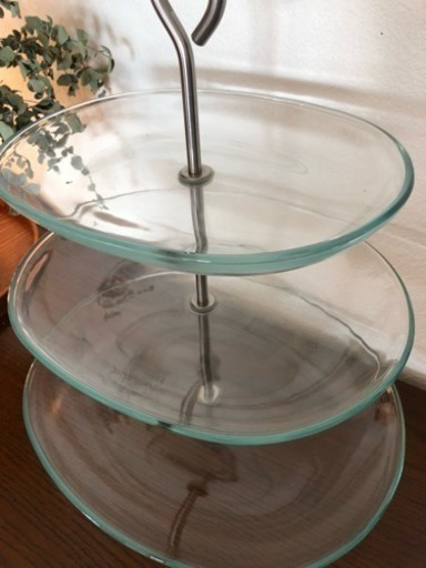 64 ケーキスタンド アフタヌーンティートレイ あやしす 福岡空港の食器 プレート の中古あげます 譲ります ジモティーで不用品の処分