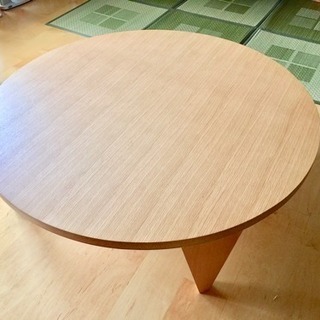 円形折りたたみテーブル