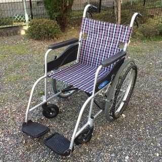 中古/車椅子・折りたたみ式・介助ブレーキ付き