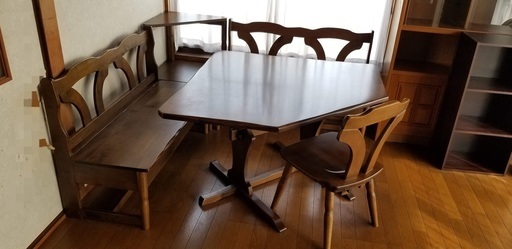 中古 収納付コーナー ダイニングテーブルセット 5点セット 天然木 無垢材 大正堂家具店 にて購入 約一坪面積 Kanamomo 門沢橋の ダイニングセットの中古あげます 譲ります ジモティーで不用品の処分