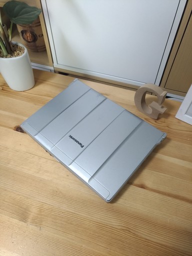 corei5メモリ4Gで高性能！　頑丈なPanasonic⑥　大容量500G！　コンパクト軽量で持ち運びが便利♪　高速PC★　高性能corei5　メモリ4G　パナソニック　Panasonic　レッツノート　DVDドライブ　頑丈堅牢　壊れにくい　最新Windows10　64Bit　シルバー　12.1インチ　ノートパソコン　無線LAN　Wi-Fi対応
