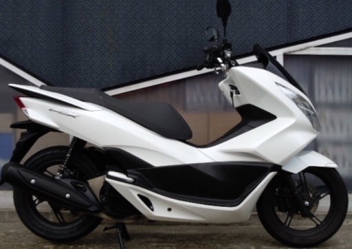 完売御礼。ホンダpcx 125 JF56  白、1850km、2018年新規登録、程度良し。車両価格のみ。ノーマル 大阪  1800km 個人