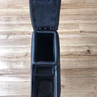 車のドリンクホルダー 肘置き 小物入れ まる 白市の車のパーツの中古あげます 譲ります ジモティーで不用品の処分