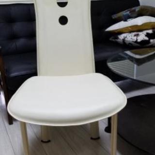 レザーの椅子‥白です   大阪市内でのお渡し可