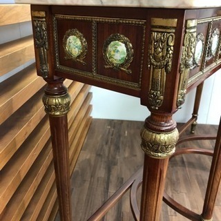 🔶🔶🔶 スペイン製、鋳物金具、高級コンソールテーブル、大理石