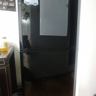 引き取り限定、三菱黒冷蔵庫2010年式136L売ります。