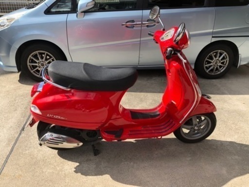 ベスパ  赤  PIAGGIO  LX125  3Vie