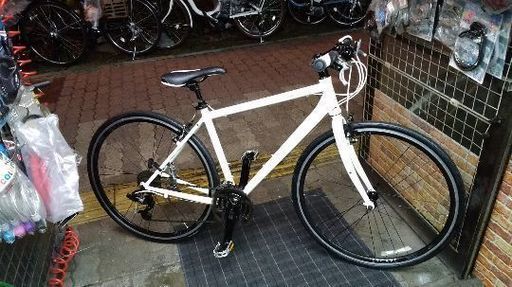 GIANT ESCAPE R3 700cクロスバイク アルミ/24speed/ホワイト