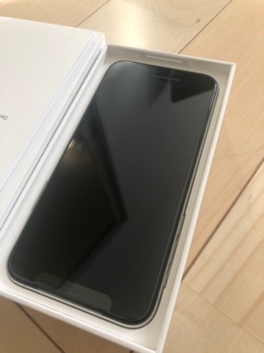 新品SIMフリー i-Phone XS 256GB 日本購入（他より安いです）
