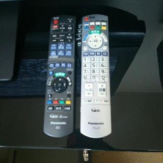 42型テレビとブルーレイディスクレコーダー