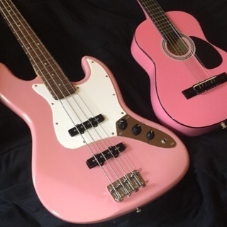 ピンクのジャズベース&ピンクのミニギターセット！