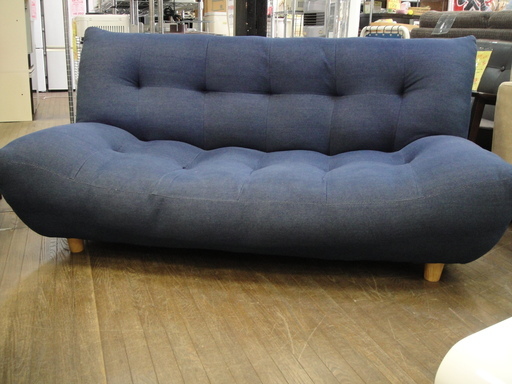 布張り　クッションソファ
