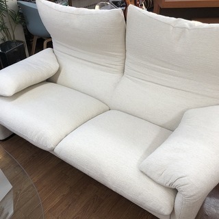 CASSINA(カッシーナ)マラルンガの2人掛けソファー