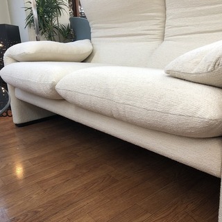 CASSINA(カッシーナ)マラルンガの2人掛けソファー