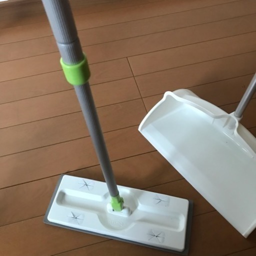 フローリングワイパー フロアワイパー クイックルワイパー チリトリ セット Mogumi 桜井の掃除用具 モップ 雑巾 の中古あげます 譲ります ジモティーで不用品の処分