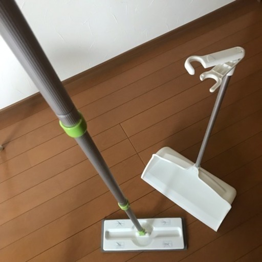 フローリングワイパー フロアワイパー クイックルワイパー チリトリ セット Mogumi 桜井の掃除用具 モップ 雑巾 の中古あげます 譲ります ジモティーで不用品の処分