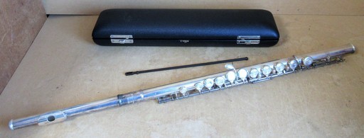 ☆ヤマハ YAMAHA YFL-211S フルート 優しい音色で素敵な音楽◆澄んだ音色♪ ピーヒャラ♪ピ～～♪