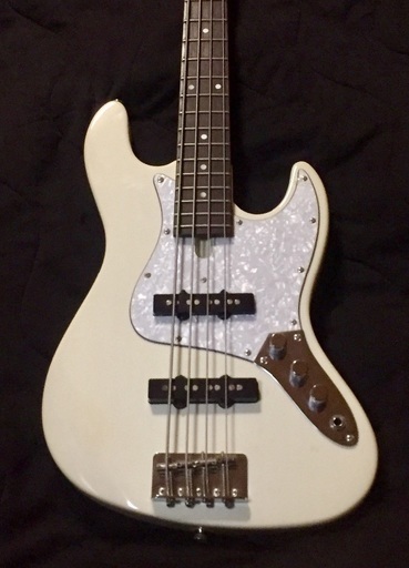 ● Bacchus WJB-Mini / WHT ( スタッフお薦め！エレキギター並みにダウンサイジングされたミニベース美品！ )