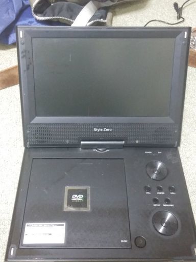 ポータブルDVDです