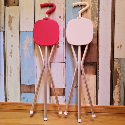 ステッキチェアー 折りたたみ3脚 椅子 軽量アルミ 赤白２脚セット もり 茅ケ崎の椅子 その他 の中古あげます 譲ります ジモティーで不用品の処分