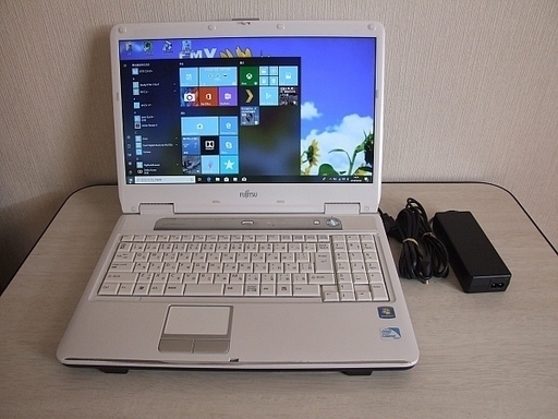 高速SSD240GB搭載　Fujitsu FMV-BIBLO AH30/D ノートパソコン　3