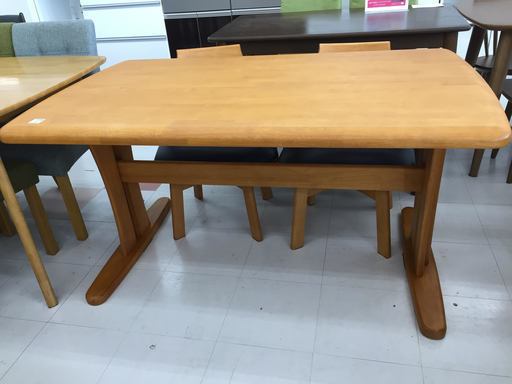 取りに来て頂ける方限定!不二貿易のダイニング5点セットのご 取りに来て頂ける方限定!不二貿易のダイニング5点セットのご