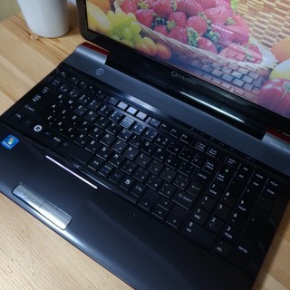 大容量500Gでcorei3の超高性能FUJITSU！ ブルーレイ対応☆ 可愛い光沢