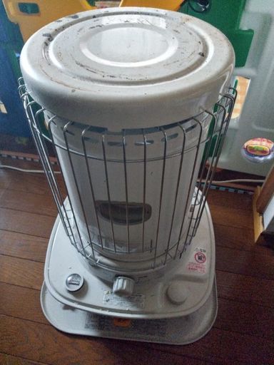 コロナの石油ストーブ