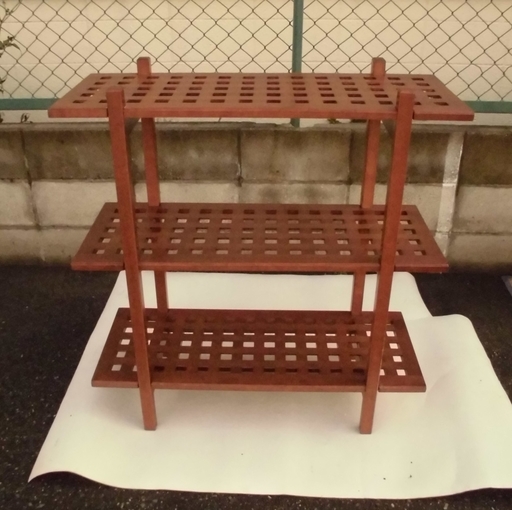 和風な木製3段ラック 飾り用棚 格子柄のデザインの棚板 棚移動可能 ブラウン系 中古品 Jm2690 取りに来られる方限定 はぁとらいん 尼崎の収納家具 棚 シェルフ の中古あげます 譲ります ジモティーで不用品の処分