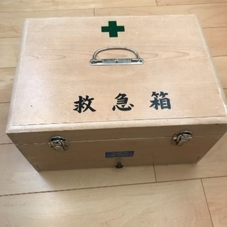 木製 救急箱