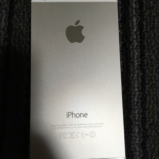iPhone5s  カバーと 充電器付き5000円で！