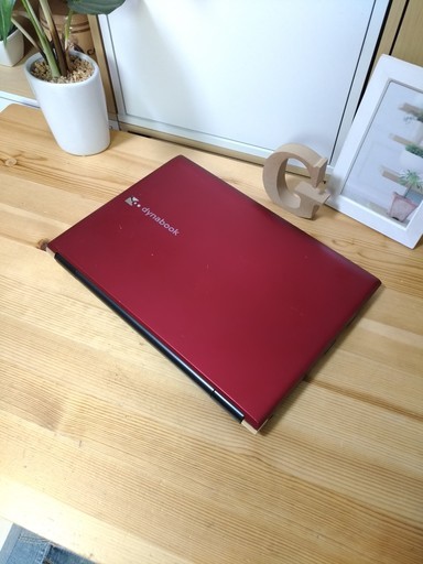 可愛いカーマインレッドのDynaBook★　高性能corei53で大容量500Gのパソコン☆　薄型軽量で持ち運びも便利♪　最新Windows10ノートPC★　DVDドライブ　メモリ4G　64Bit　東芝　dynabook　赤×黒パソコン　13.3インチ 　ノートパソコン　無線LAN　Wi-Fi対応　ウェブカメラ付き