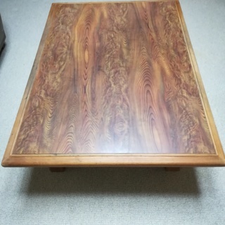 折り畳み式木製テーブルです。