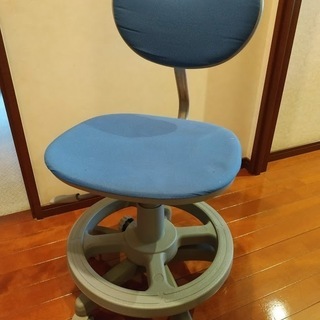 オフィスチェア　デスクチェア　学習椅子　足置きリング付　青色