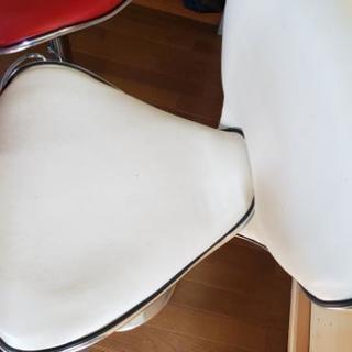 カウンター　チェア　ニトリ　赤　白
