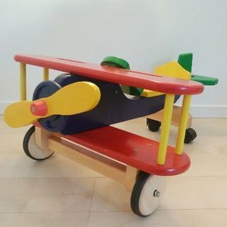 プロペラ飛行機　木製　乗り物玩具　インテリア
