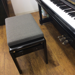今まで見たことがないタイプの高級ピアノ椅子　新品　高級感　日本製 今まで見たことがないタイプの高級ピアノ椅子 新品 高級感 日本製